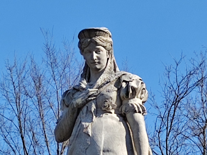 Der digitale Zoom geht allerdings nur bis zu zehnfacher Vergr&ouml;&szlig;erung, die qualitativ wesentlich schlechter als beim Galaxy S22 ist. (Bild: Tobias K&ouml;ltzsch/Golem.de)